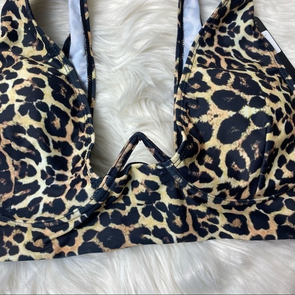 Pretty little thing leopard bikini top - Picture 2 of 5
